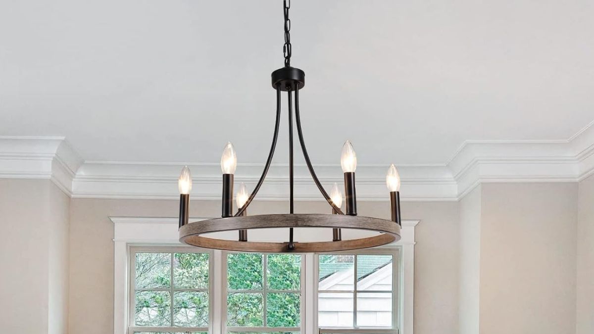 ANKYLHUA Wagon Wheel Chandelier.