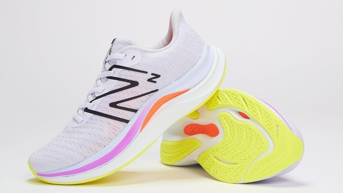 New Balance Women's FuelCell Propel V4