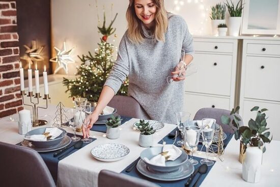 EWFEN 24-Piece Black Silverware Set with Steak Knives