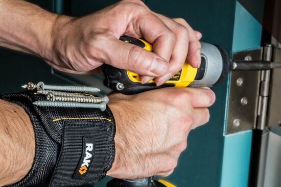 RAK Magnetic Wristband: The Ultimate Tool Gift for DIY Enthusiasts