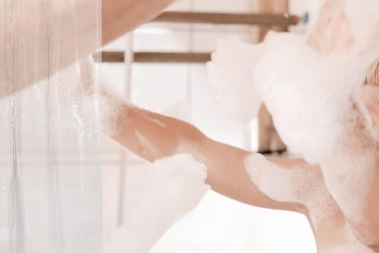 Why the Barossa Design Clear PEVA Shower Liner Keeps Your Bathroom Cleaner
