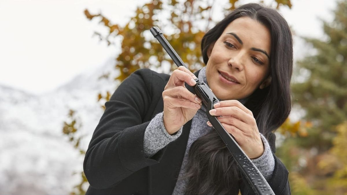 Rain-X 810165 Latitude 2-In-1 Water Repellent Wiper Blades: Why They’re Built for Safer All-Weather Driving