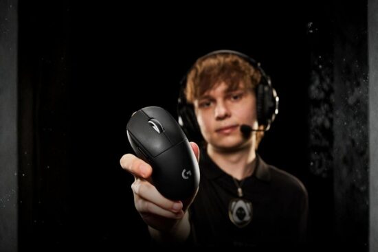 How the Logitech G PRO X Superlight 2 Delivers Esports-Level Precision in a Wireless Gaming Mouse