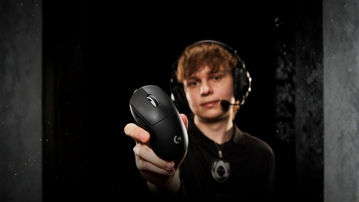 How the Logitech G PRO X Superlight 2 Delivers Esports-Level Precision in a Wireless Gaming Mouse